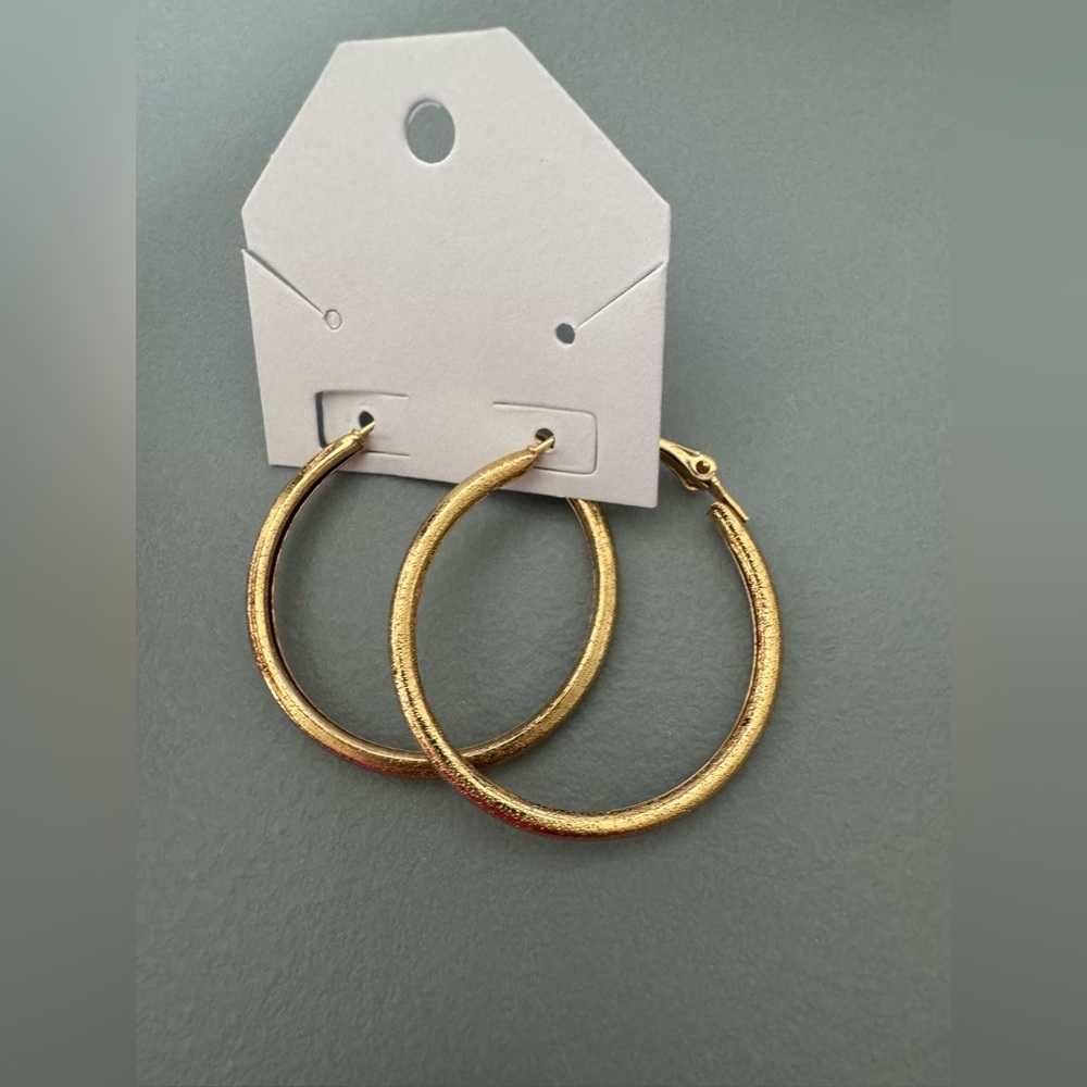 🛍️ any 5 items for $15 🛍️ Elegant Gold Hoop Earrings